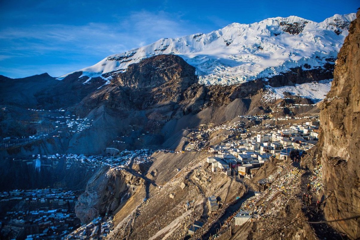 Ghe tham thi tran La Rinconada heo lanh  o Peru